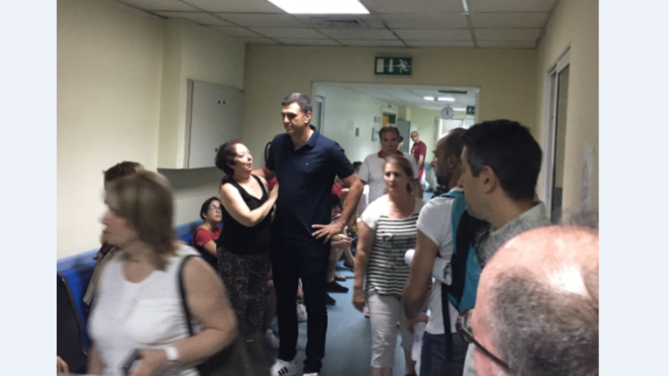 Αιφνιδιαστικά τα μεσάνυχτα στον Ευαγγελισμό ο Κικίλιας - Media