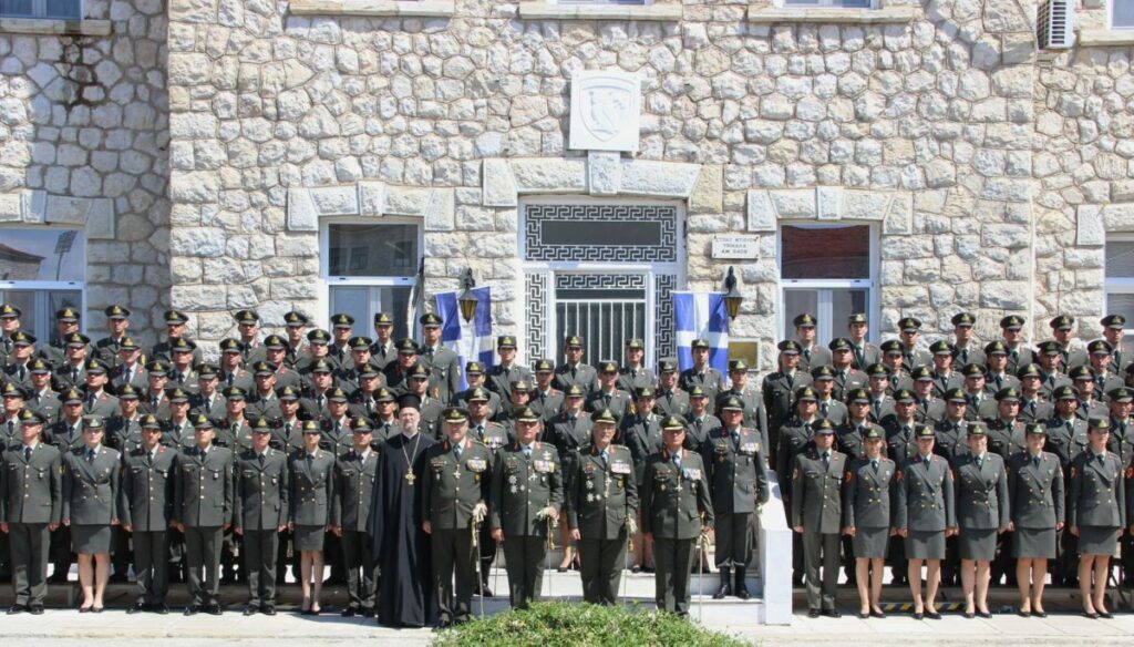 Τα πτυχία στους νέους και νέες Μόνιμους Λοχίες επέδωσε ο Αρχηγός ΓΕΣ - Media