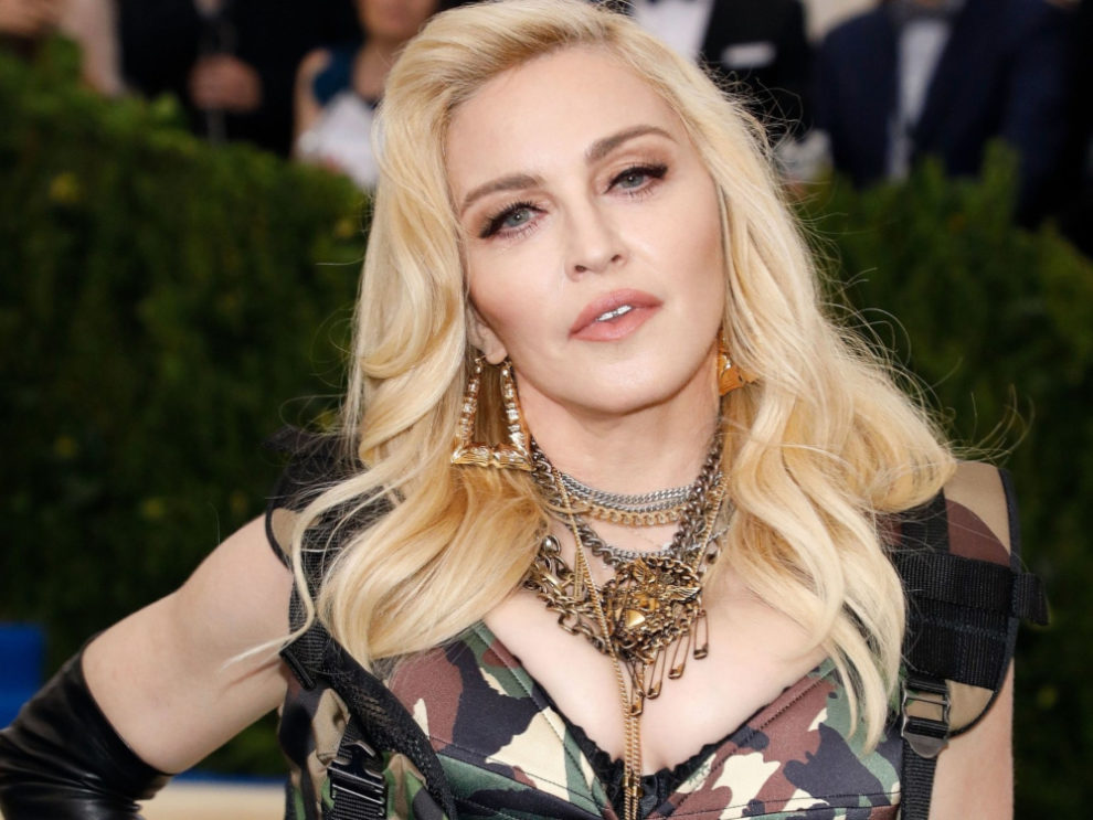 H 60χρονη Madonna χορεύει αισθησιακά και κάνει… κατακόρυφο! (Videos) - Media