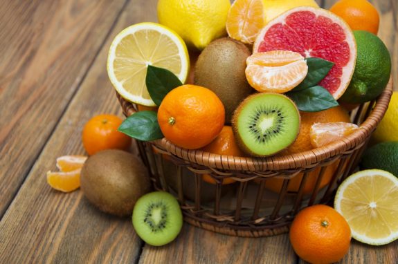 Υπάρχει άραγε κατάλληλη ώρα για να φάτε το φρούτο σας; - Ποιοι μύθοι καταρρίπτονται  - Media