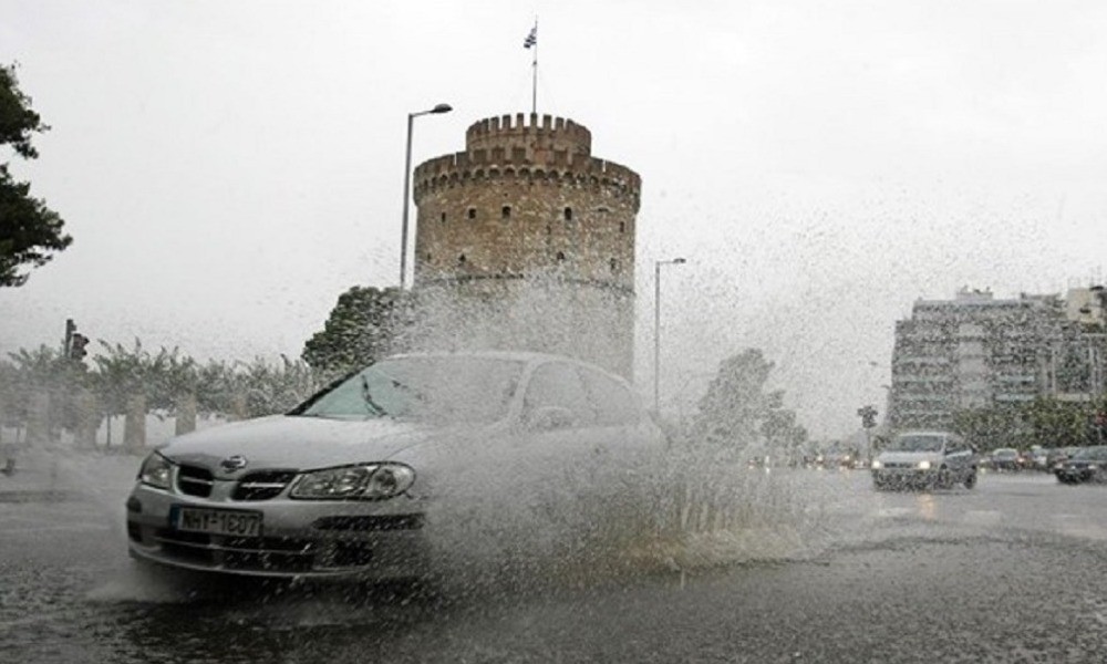 «Συναγερμός» από το Meteo - «Πολύ ισχυρή καταιγίδα θα πλήξει την Θεσσαλονίκη τα επόμενα λεπτά» - Media