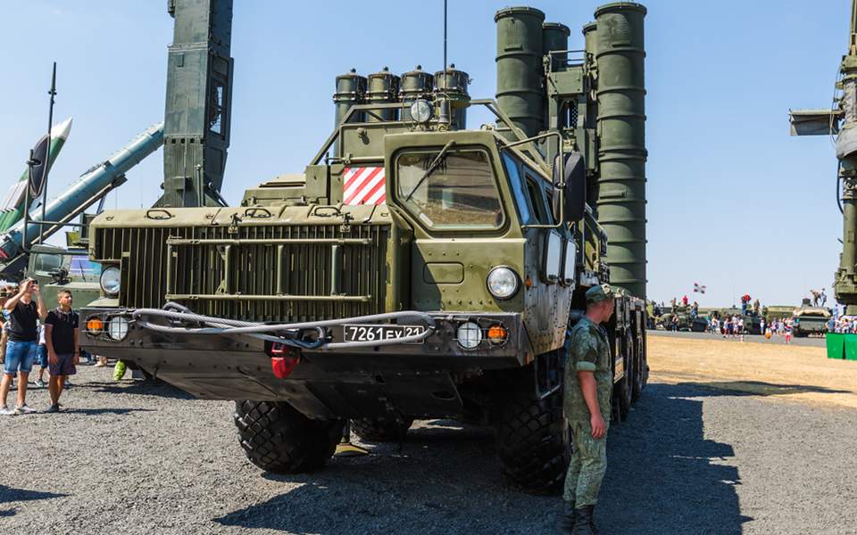 Τουρκικό υπουργείο Αμυνας: Εφτασαν στην Αγκυρα τα πρώτα τμήματα των S-400 - Media