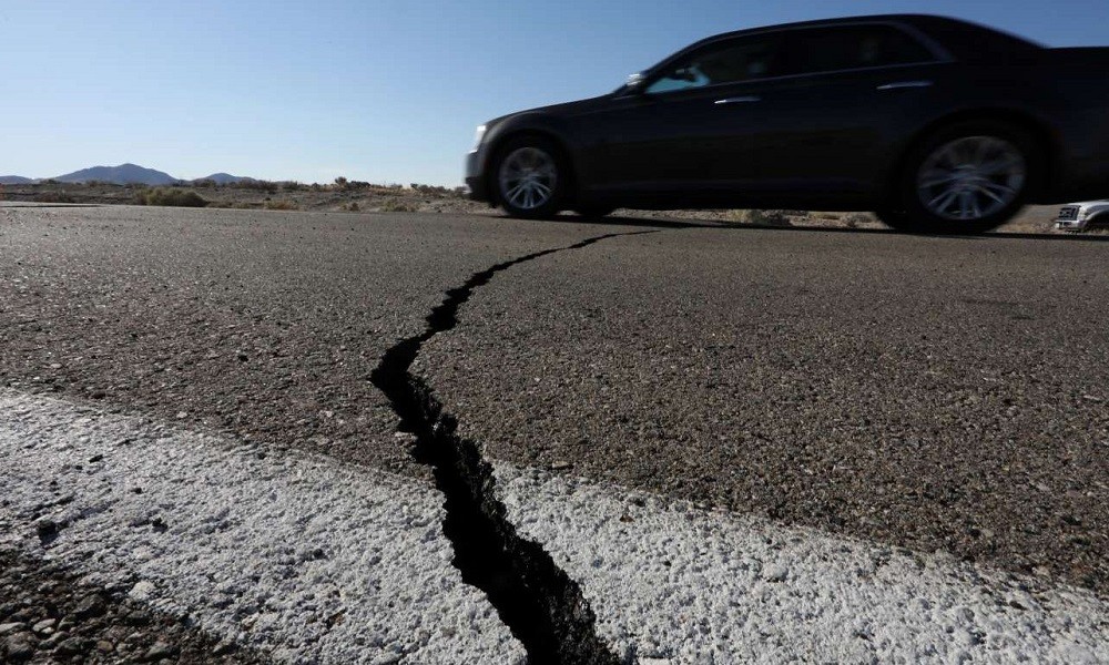 Σεισμός και οδήγηση: Τι πρέπει να κάνετε αν συμβεί ενώ βρίσκεστε στο δρόμο - Media