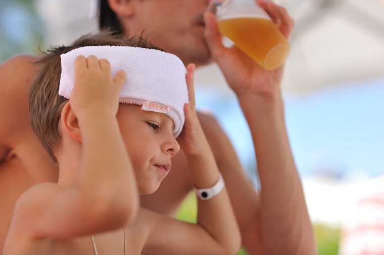 Θερμοπληξία: Ποια τα συμπτώματα - Πώς να την αντιμετωπίσετε - Media