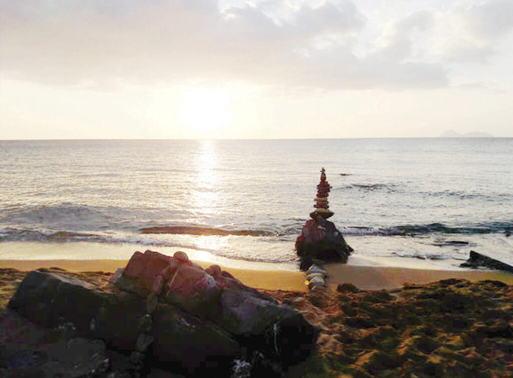 Κόκκινη Άμμος: Η μαγευτική «κρυμμένη» παραλία της Κρήτης - Media