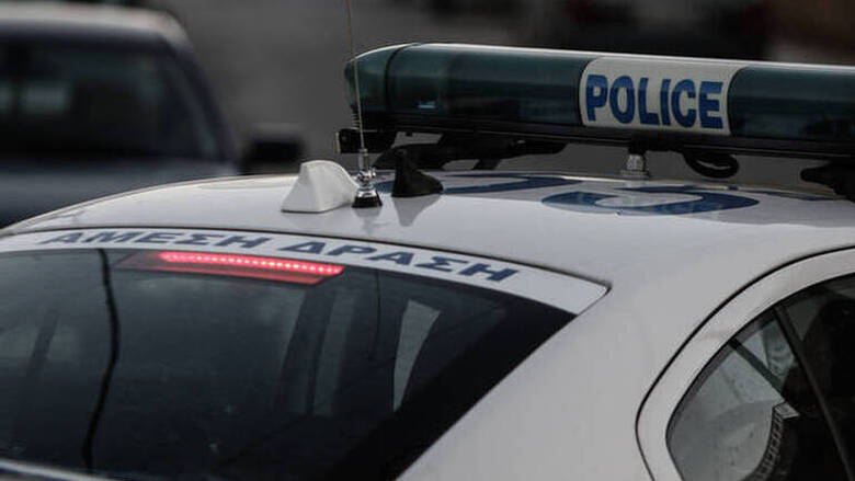 Σκηνές θρίλερ στον Βόλο: Μητέρα κυνηγούσε τον ανήλικο γιο της με μαχαίρι - Media