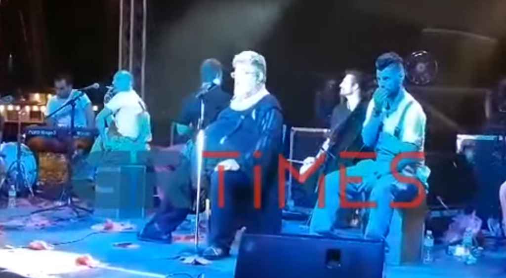 Επεισόδιο σε συναυλία: Άγριο κράξιμο του Κραουνάκη σε μητέρα (Video) - Media