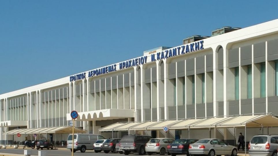 Κρήτη: Συναγερμός στο αεροδρόμιο του Ηρακλείου - Καπνός στις ρόδες αεροπλάνου - Media