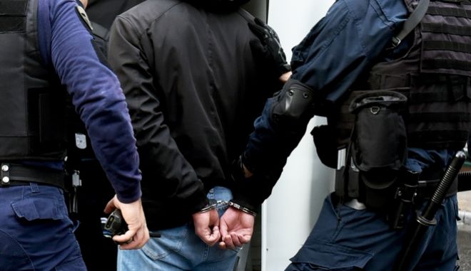 Συνελήφθησαν τα μέλη σπείρας διαρρηκτών στο Χαλάνδρι - Media