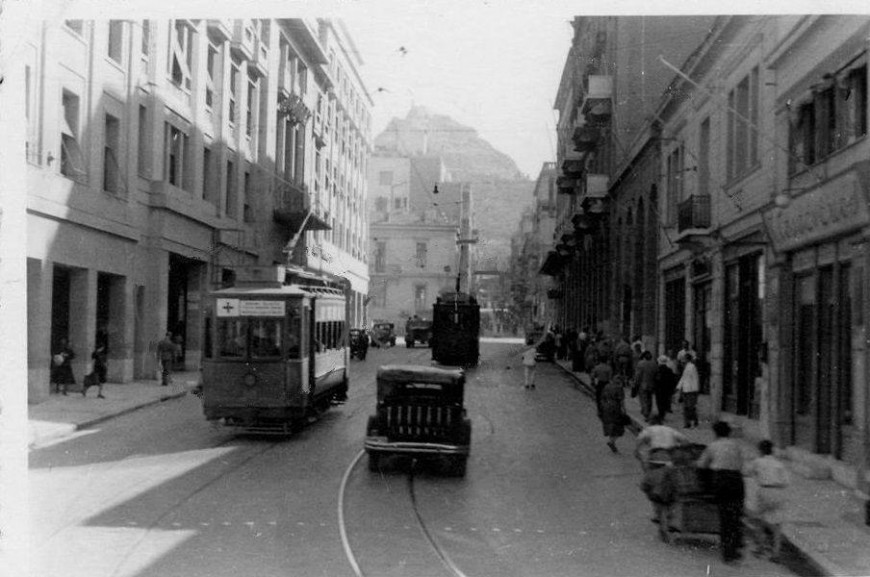 Αύγουστος στην Αθήνα: Πριν έναν αιώνα και σήμερα - Η ζωντάνια της πόλης, η σταθερή της αξία - Media