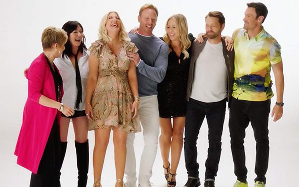 Ενθουσιασμός στους 40αρηδες της Αμερικής - Πρεμιέρα σήμερα για το νέο Beverly Hills 90210 (Video) - Media