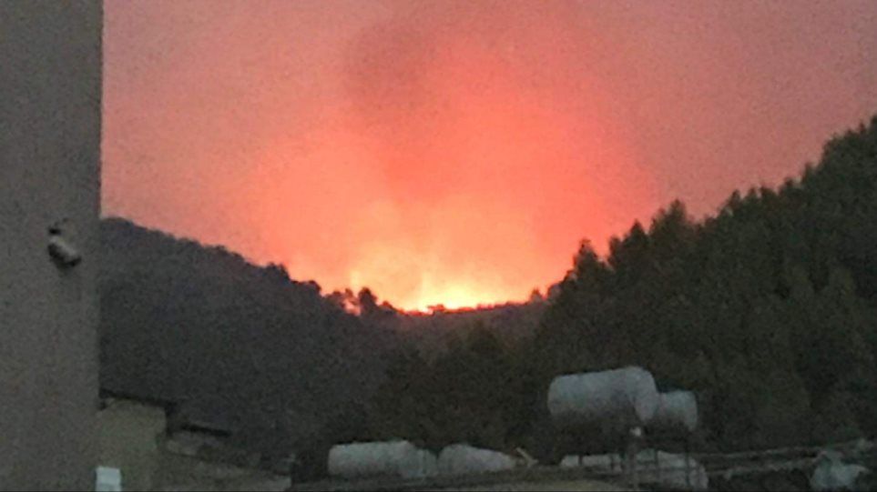 Τη συνδρομή της Ελλάδας ζήτησε η Αλβανία για τη μεγάλη φωτιά στο Δέλβινο - Media