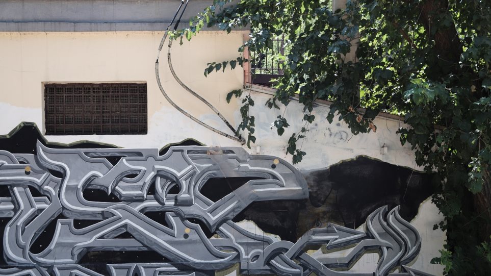 Εξαφανίστηκε το γκράφιτι του Γκάλη στην Αθήνα (Photos) - Media