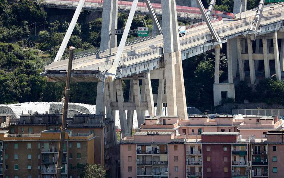 Χωρίς συντήρηση για 25 χρόνια τμήματα της γέφυρας της Γένοβας - Media