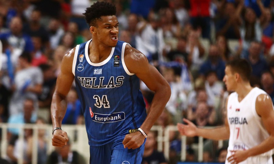 Σόου Γιάννη, ήττα στην παράταση από τη Σερβία 80-85 - Νέος τραυματισμός, νοκ άουτ και ο Αθηναίου - Media