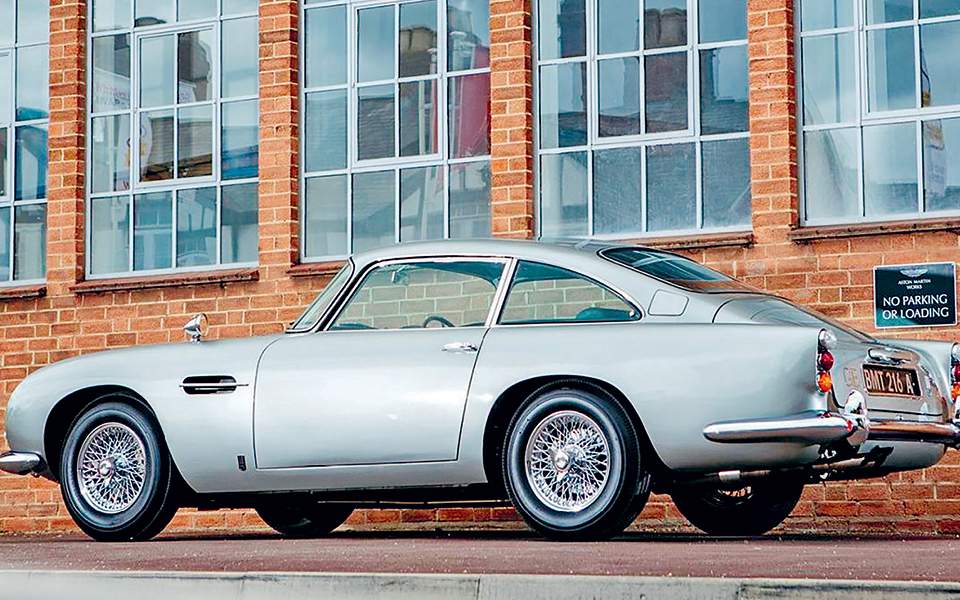 Σε τιμή-ρεκόρ πωλήθηκε η Aston Martin του Τζέιμς Μποντ - Media