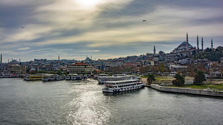 Κωνσταντινούπολη: Πάνω από 20.000 μετανάστες απελάθηκαν μέσα σε δυο μήνες - Media