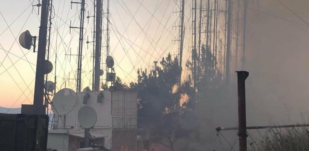 Καταστράφηκαν οι εγκαταστάσεις του Love Radio από τη φωτιά στον Υμηττό - Media