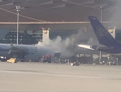 Τρόμος: Καπνός «έπνιξε» αεροπλάνο - Άγνωστο ακόμα τι συνέβη (Videos) - Media