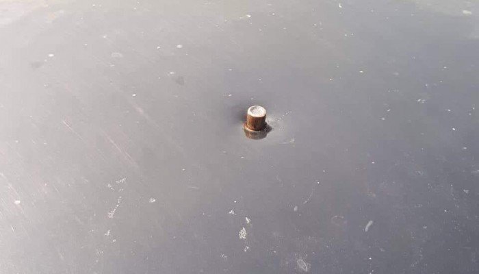 Σοκ στην Κρήτη: Σφαίρα από «μπαλωθιά» καρφώθηκε σε αυτοκίνητο! (Photo) - Media