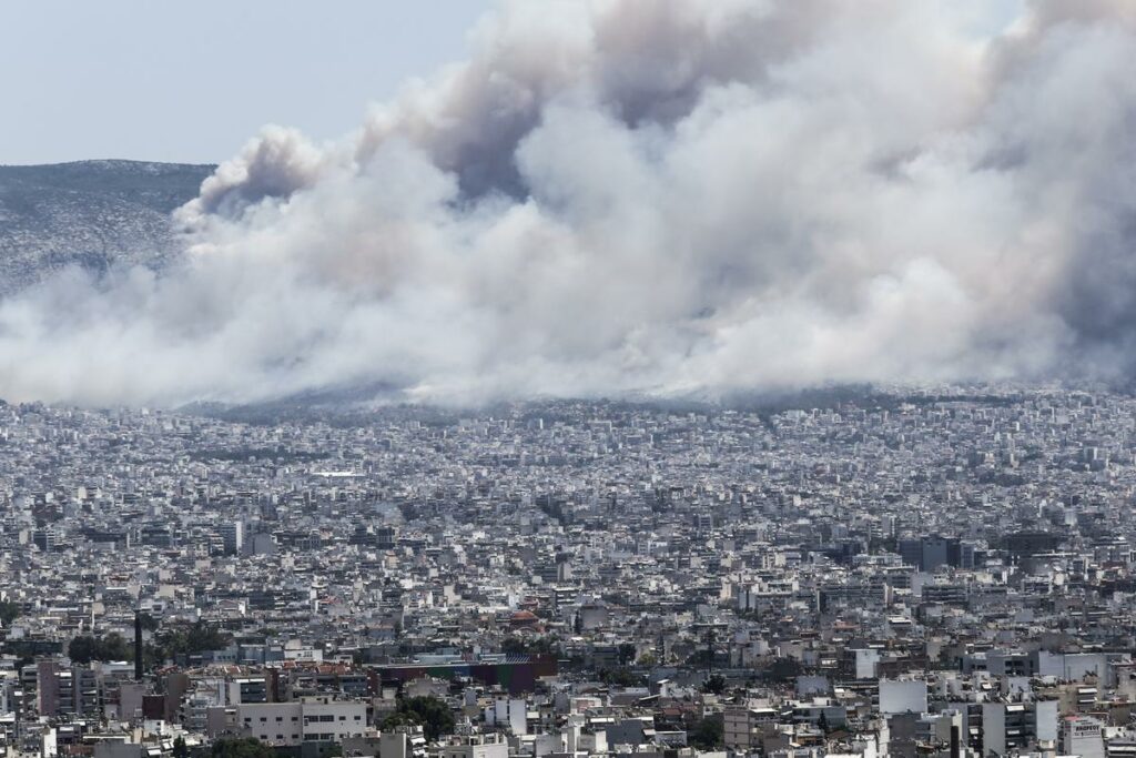 Σε ύφεση η φωτιά στον Υμηττό  - Πύρινο μέτωπο και στα Τουρκοβούνια (Video) - Media