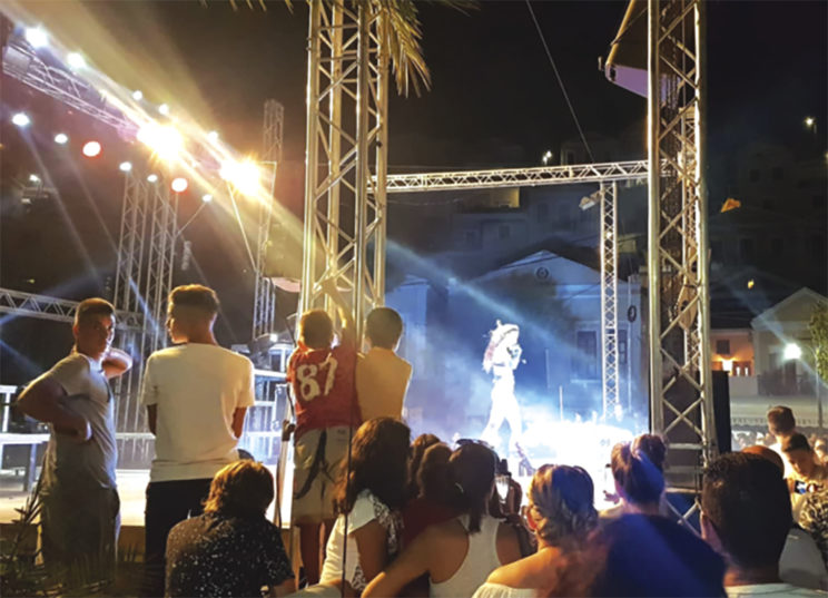Δήμος Σύμης: Πλήρωσε 22.929 ευρώ για συναυλία playback της Φουρέιρα - Media