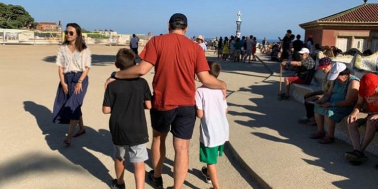 Οι διακοπές του Αλέξη Τσίπρα στην Ισπανία - Με τους γιους του στη Βαρκελώνη (Photos) - Media