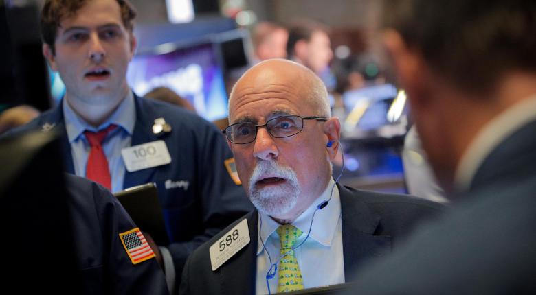 Η εμπορική διαμάχη «τρομάζει» τις αγορές - «Βουτιά» 500 μονάδων για τον Dow Jones - Media
