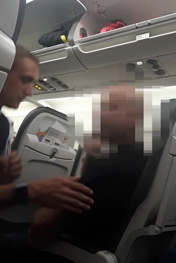 Τρόμος στον αέρα: «Θα σου κόψω το κεφάλι» (Photos-Video) - Media