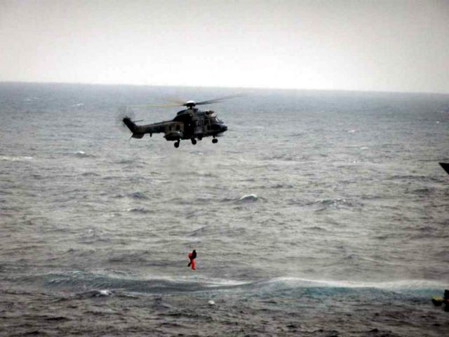 Επιχείρησαν να περάσουν με καγιάκ από την Κω στη Νίσυρο με 8 μποφόρ - Κινδύνευσαν να πνιγούν! - Media