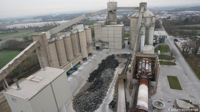 Η ελληνική βιομηχανία ΤΙΤΑΝ στην προσπάθεια μείωσης εκπομπών διοξειδίου του άνθρακα - Media