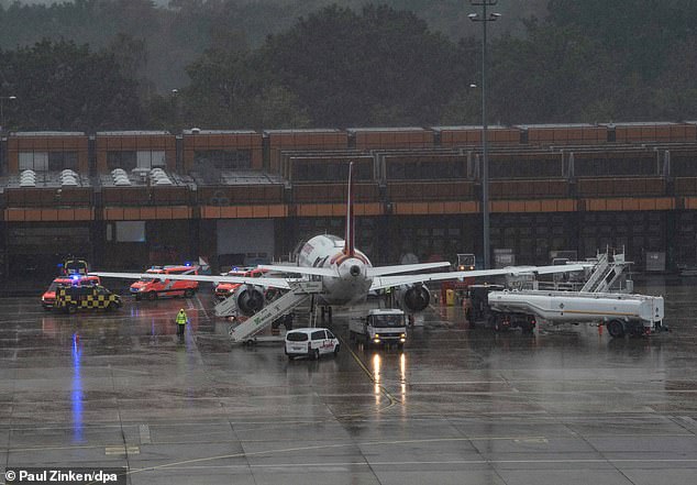 Πανικός στον αέρα πάνω από το Βερολίνο: Ισχυρές αναταράξεις αφήνουν 13 τραυματίες σε πτήση της Eurowings - Media