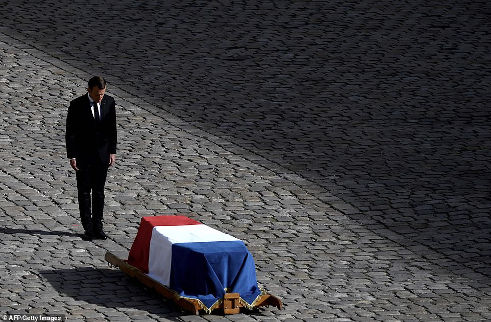 Η Γαλλία αποχαιρετά τον Ζακ Σιράκ (Photos) - Media