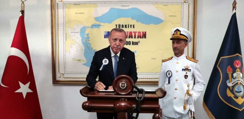 Χάρτης-πρόκληση στο Πανεπιστήμιο Εθνικής Άμυνας της Τουρκίας - Η «γαλάζια πατρίδα» του Ερντογάν περιλαμβάνει το μισό Αιγαίο! - Media