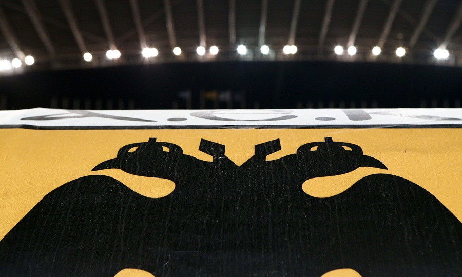 Κρίσιμη η κατάσταση του οπαδού της ΑΕΚ που βούτηξε στο κενό μετά από καρτέρι - Media