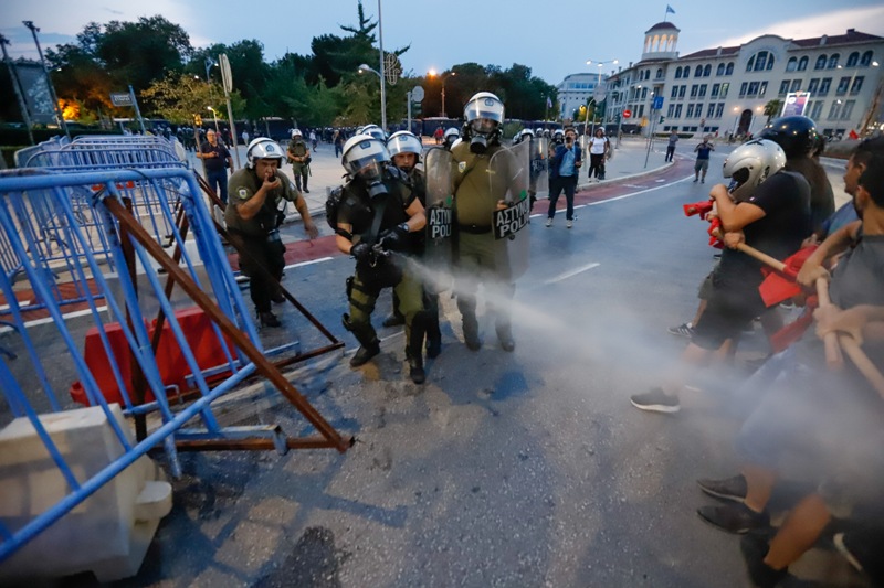 Ολοκληρώθηκαν οι πορείες για τη ΔΕΘ στο κέντρο της Θεσσαλονίκης - Ένταση νωρίτερα (Videos) - Media