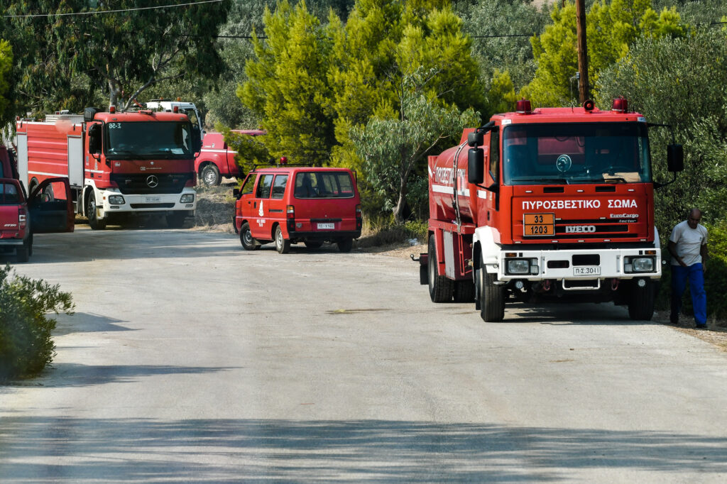 Κρυονέρι: Από το ΙΧ του οδηγού που βρέθηκε νεκρός ξεκίνησε η φωτιά - Media