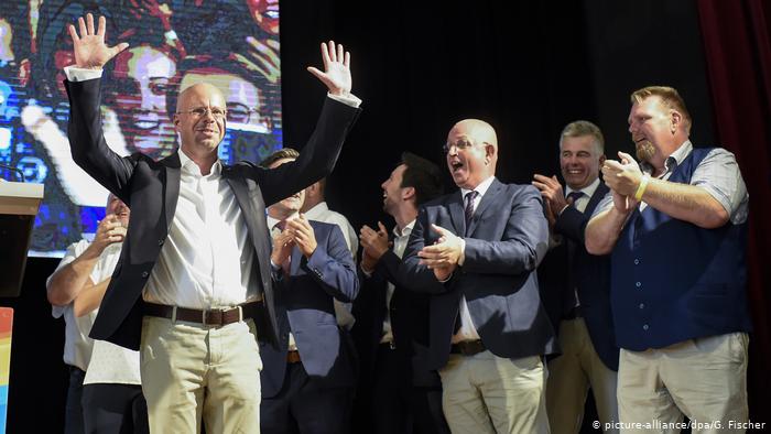 Το αίνιγμα του ακροδεξιού AfD - Media