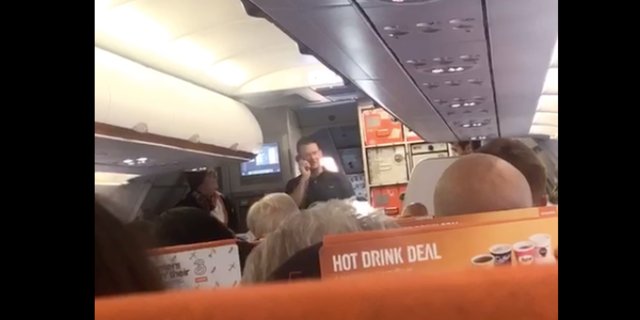 Πιλότος ανέλαβε να πετάξει αεροπλάνο για να πάει διακοπές όταν δεν εμφανίστηκε ο συνάδελφός του (Video) - Media