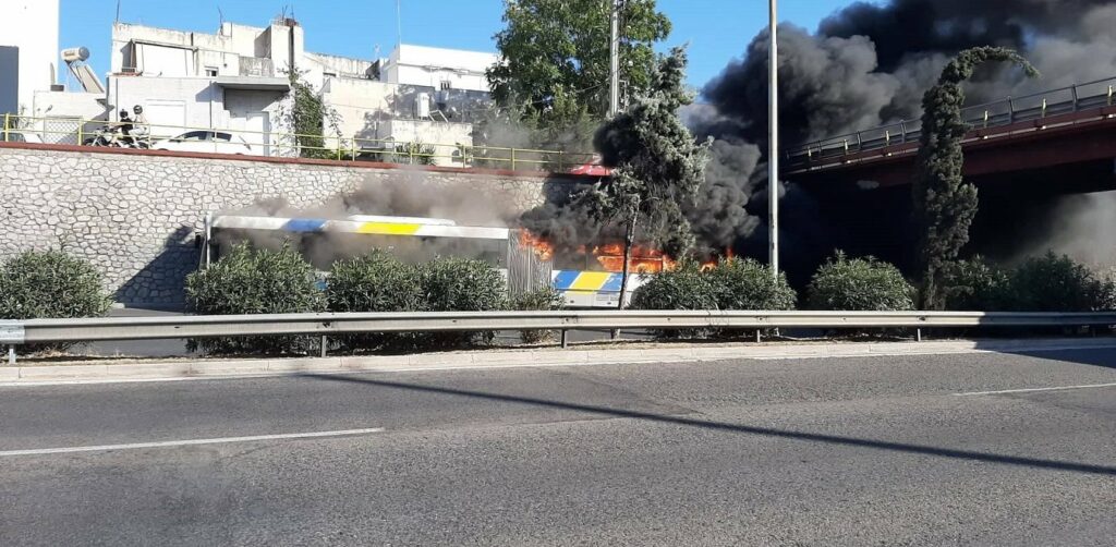 Κινητές βόμβες τα δεκάδες αστικά λεωφορεία - σαράβαλα που κυκλοφορούν στους δρόμους της Αθήνας (Photos) - Media
