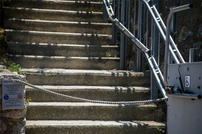 Ακρόπολη: Προσωρινή αναστολή της λειτουργίας του αναβατορίου λόγω ισχυρών ανέμων - Media