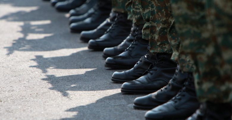 Γιατί ο ελληνικός στρατός κινδυνεύει να μείνει... χωρίς αρβύλες - Media