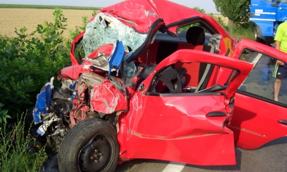 Κομπίνα στα μεταχειρισμένα: Πουλάνε αυτοκίνητα μετά από ολική καταστροφή! - Media