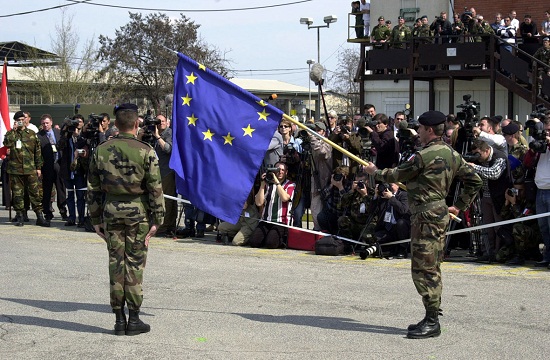Αμυντικό σκέλος της ΕΕ ετοιμάζει η Κομισιόν - «Εντάξει, αλλά θα αγοράζετε αμερικανικά όπλα» λένε οι ΗΠΑ - Media