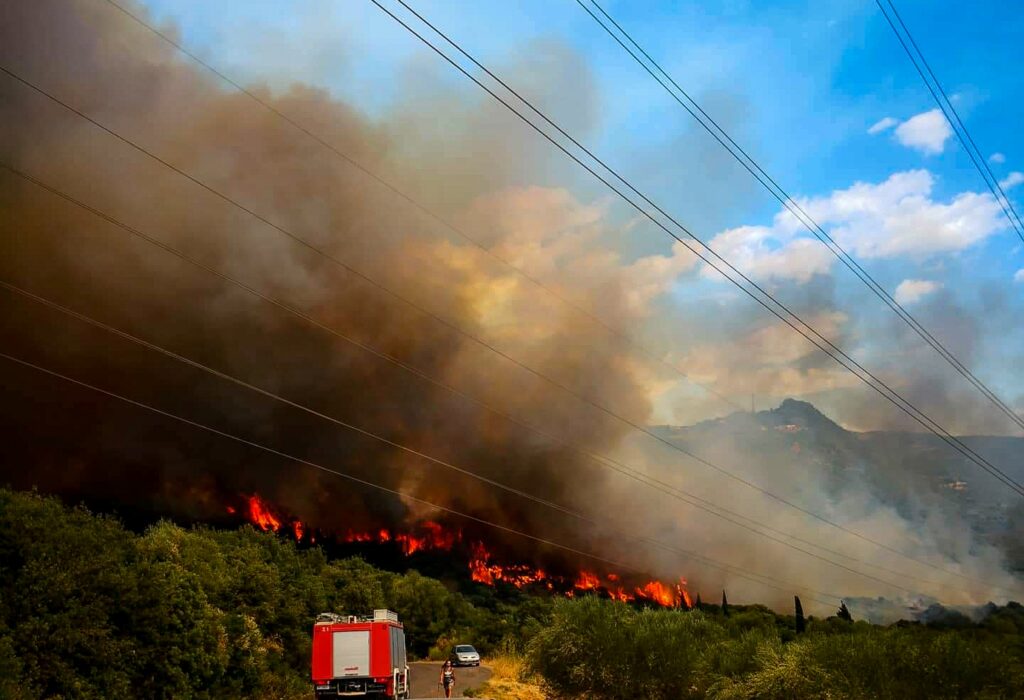 Καλά νέα για την πυρκαγιά στο Ευπάλιο Φωκίδας - Οριοθετήθηκε η φωτιά, σώθηκαν τα δύο χωριά (Video) - Media