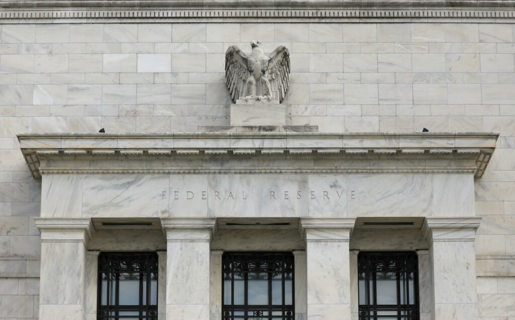 Νέα στήριξη Fed με 2,3 τρισ. δολάρια για την οικονομία - Media