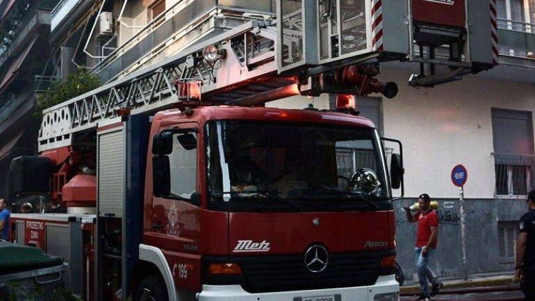 Πυρκαγιά στη Θεσσαλονίκη: Πρόσφυγες έκαναν αναρρίχηση στα μπαλκόνια για να σωθούν (Video) - Media