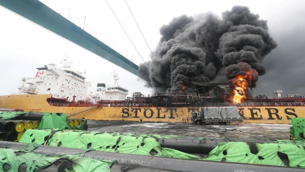 Νότια Κορέα: Αυξάνονται οι τραυματίες από την πυρκαγιά σε δεξαμενόπλοια πετρελαίου  - Media