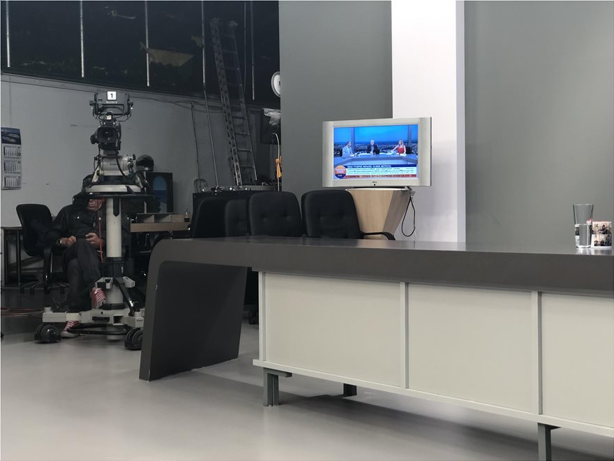 Αγόρασαν καινούργιες καρέκλες  στον ΑΝΤ1 - Media