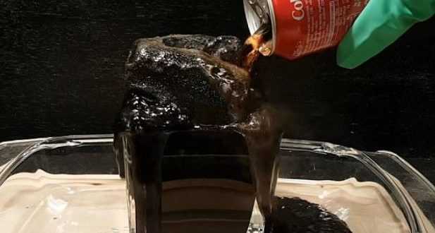 Μαίνεται ο πόλεμος Λουξ με Coca Cola για την Ακρόπολη - Media